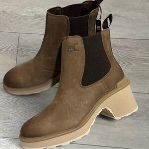 NEW - Size 9.5 - Sorel Women's Hi Line Chelsea Tan Heel Boots